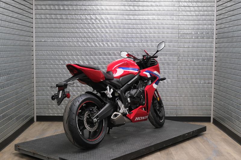 NEW 2026 HONDA CBR650R ECLUTCH Image 3