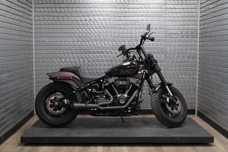 USED 2023 HARLEY SOFTAIL FAT BOB 114 Image 2