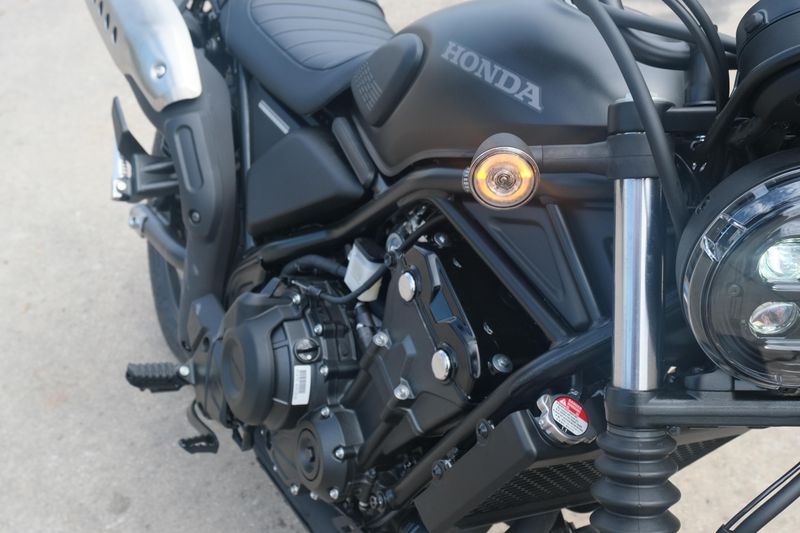 2025 Honda SCL 500 MATTE BLACK METALLIC Image 19