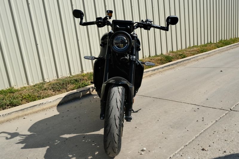 NEW 2025 YAMAHA XSR900 Image 6