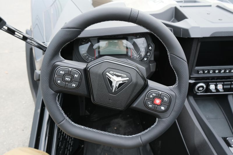 NEW 2026 POLARIS SLINGSHOT SLR AUTODRIVE Image 14