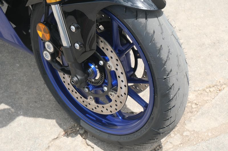 2025 Yamaha YZFR7 TEAM BLUE Image 21