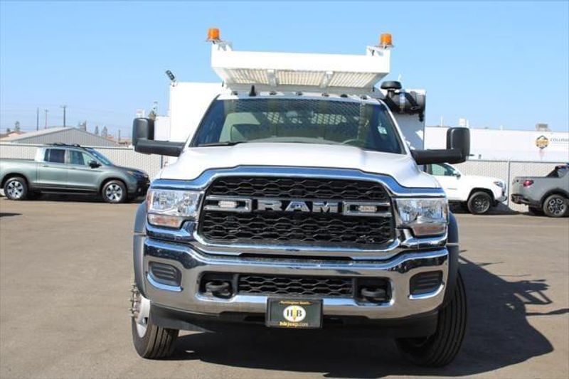 2022 RAM 5500 Chassis Tradesman Regular Cab Belco BodyImage 2