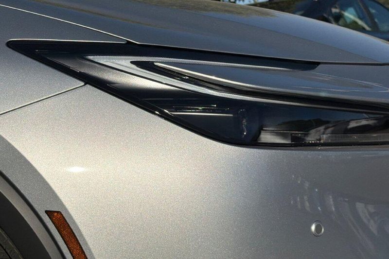New 2027 Toyota Prius Plug-In Hybrid SEImage 23