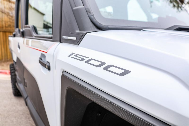 2025 Polaris RANGER CREW XD 1500 NORTHSTAR EDITION ULTIMATE GHOST WHITE METALLIC SMOKE Image 18