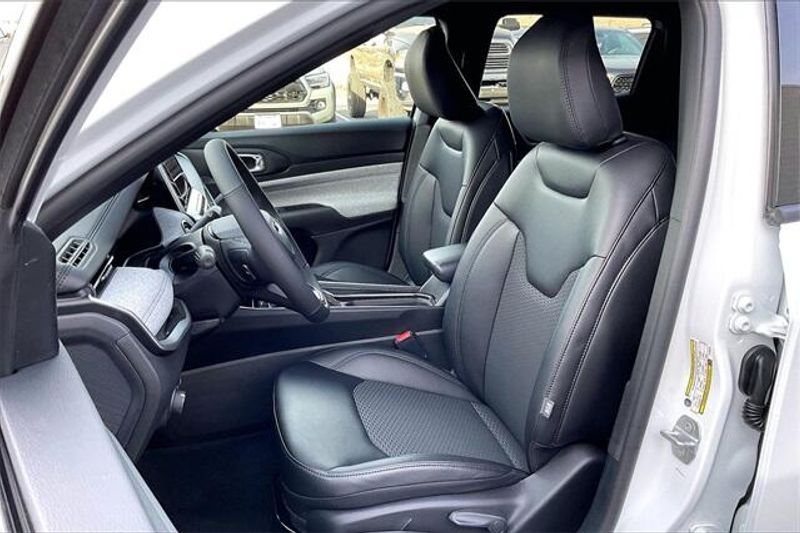 New 2026 Jeep Compass Latitude 4x4Image 8