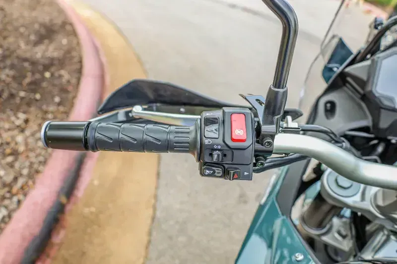 NEW 2026 KAWASAKI KLE 500 SE ABS Image 11