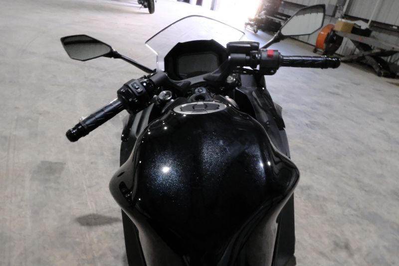 2025 Kawasaki NINJA 650 METALLIC SPARK BLACK AND METALLIC FLAT SPARK BLACKImage 5