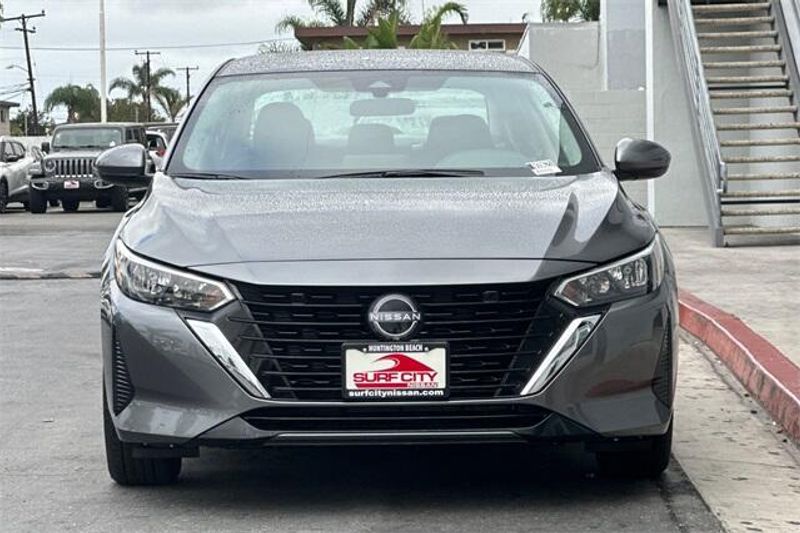 New 2025 Nissan Sentra SVImage 6