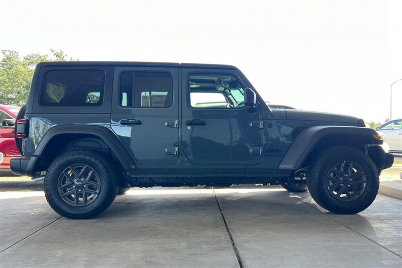 2025 Jeep Wrangler Unlimited Sport S photo 3