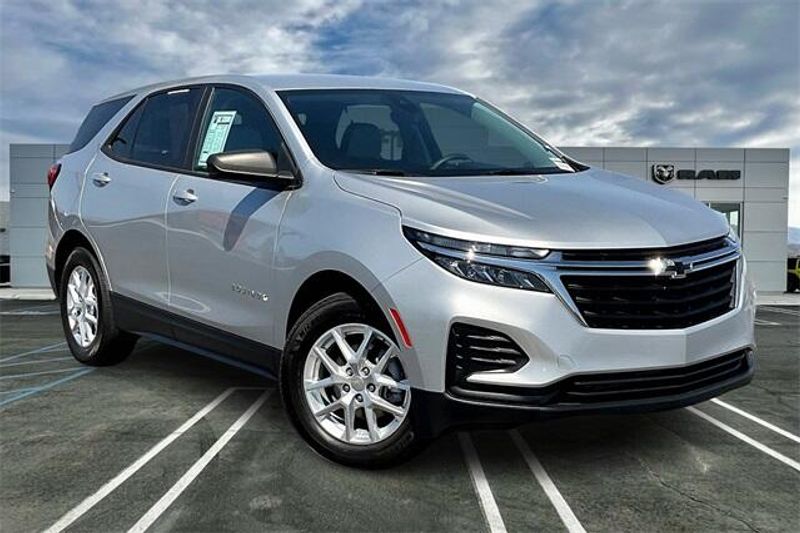 2022 Chevrolet Equinox LSImage 12
