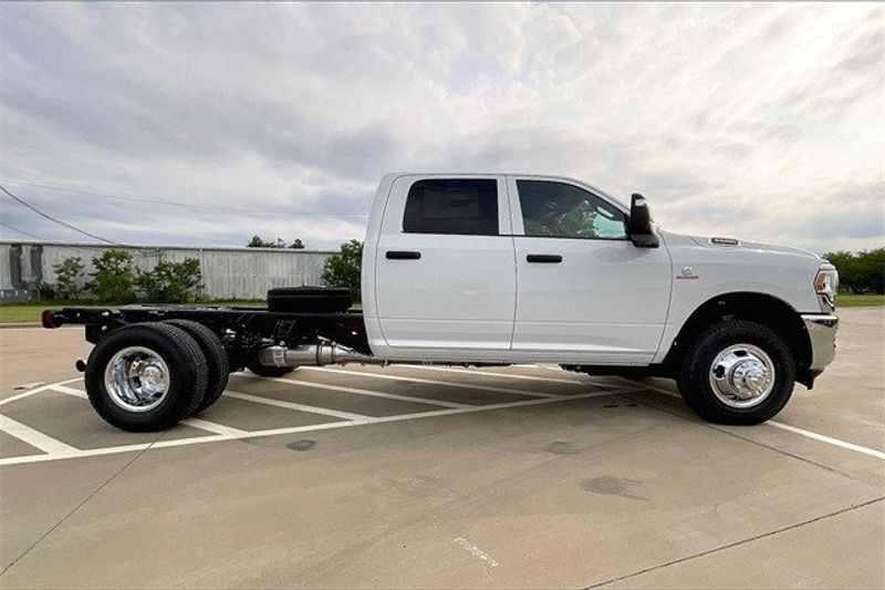 2024 RAM 3500 Tradesman Crew Cab Chassis 4x4 60