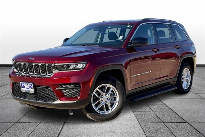 2023 Jeep Grand Cherokee LaredoImage 2