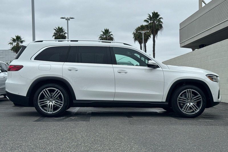 Used 2025 Mercedes-Benz GLS 450Image 3