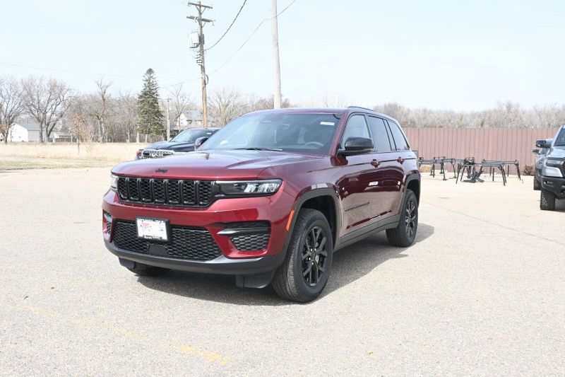2025 Jeep Grand Cherokee Altitude XImage 4