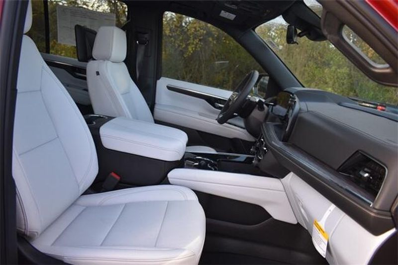 New 2025 Chevrolet Tahoe PremierImage 17