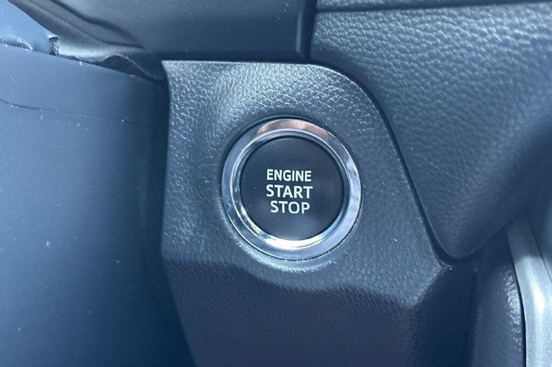 Used 2025 Toyota RAV4 XLEImage 21
