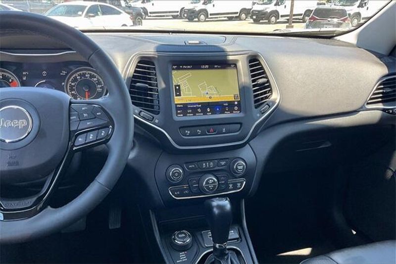 Used 2023 Jeep Cherokee AltitudeImage 5