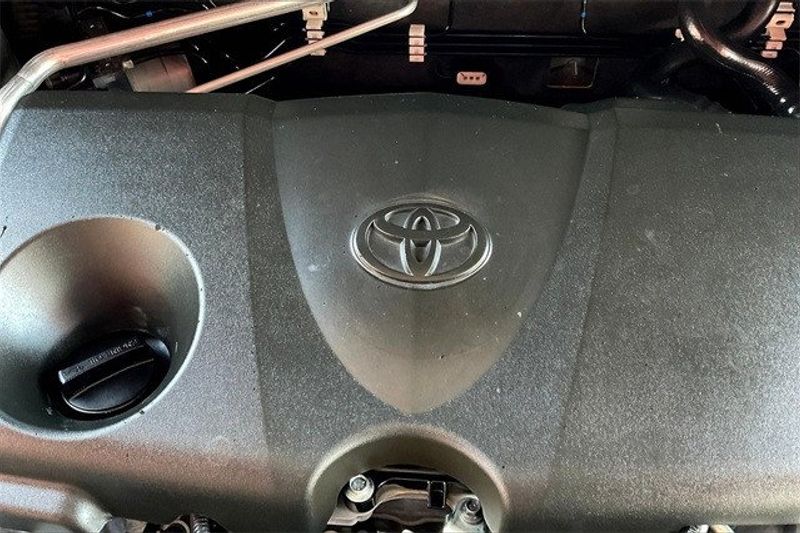 2019 Toyota RAV4 XLEImage 32