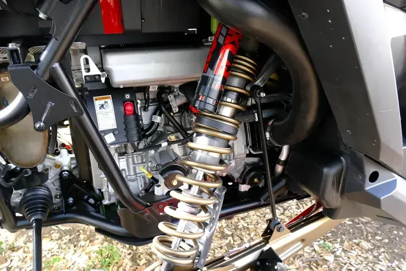 2025 Polaris RZR PRO R 4 ULTIMATE BLACK CRYSTAL AND SHADOW BRONZE Image 23