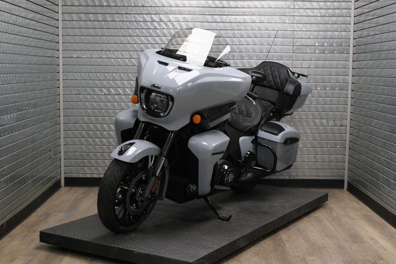 NEW 2025 INDIAN MOTORCYCLE ROADMASTER POWERPLUS DARK HORSE Image 7