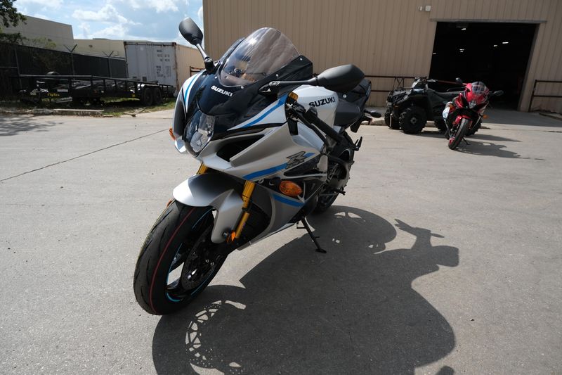 2025 SUZUKI GSXR1000 in a SILVER exterior color. Family PowerSports (877) 886-1997 familypowersports.com 