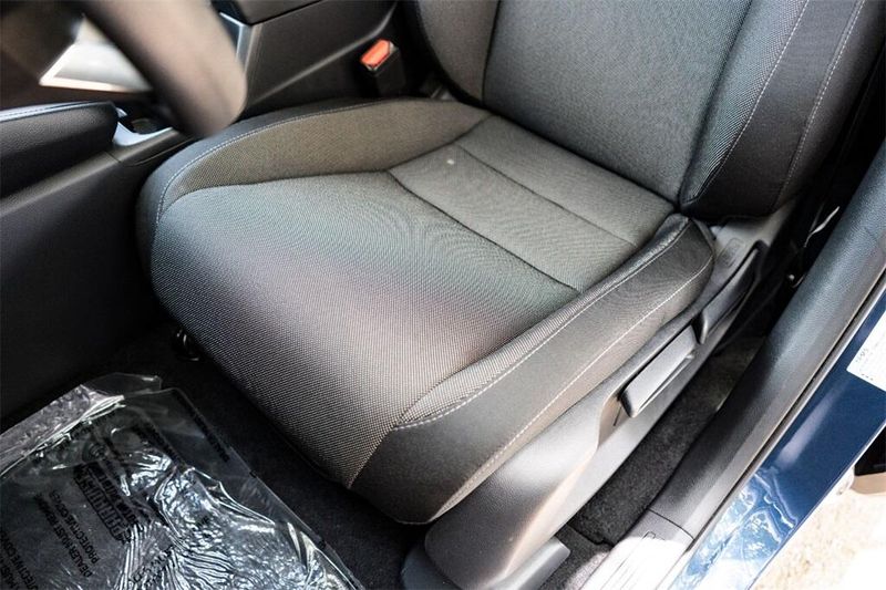 2025 Honda CR-V LX photo 10