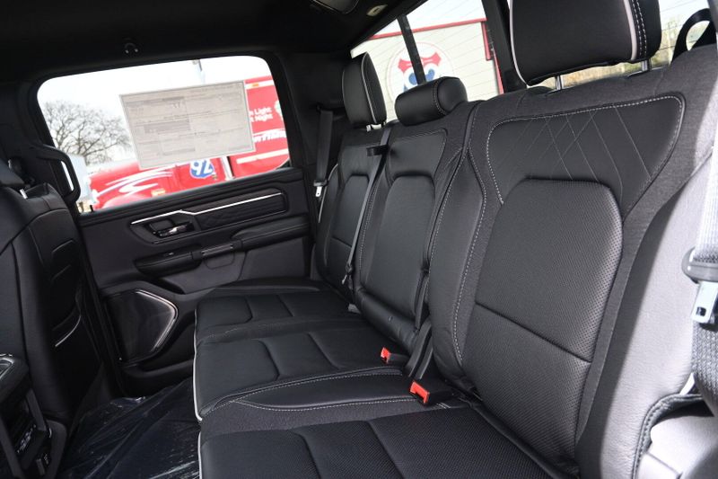 2025 RAM 1500 LimitedImage 11