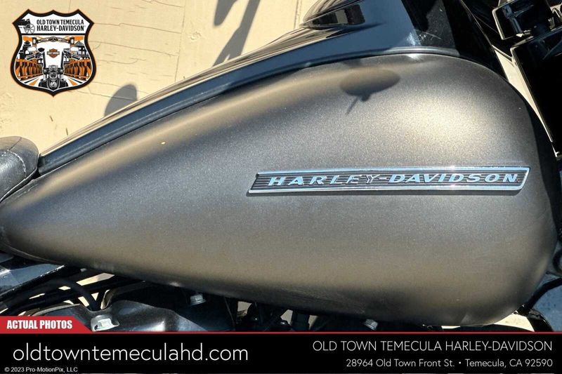 2020 Harley-Davidson Street Glide in a RVR RCK GRY DNM exterior color. BMW Motorcycles of Temecula – Southern California (951) 506-6903 bmwmotorcyclesoftemecula.com 