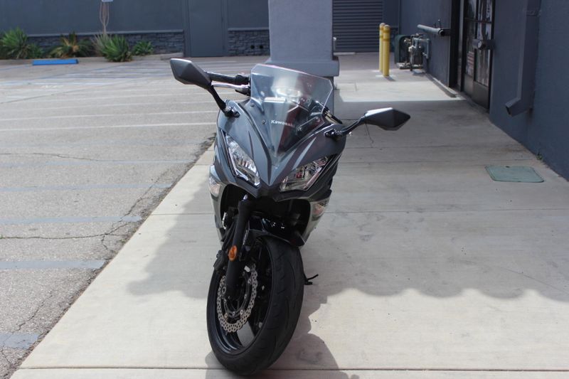 2018 Kawasaki Ninja 650 ABS Image 3