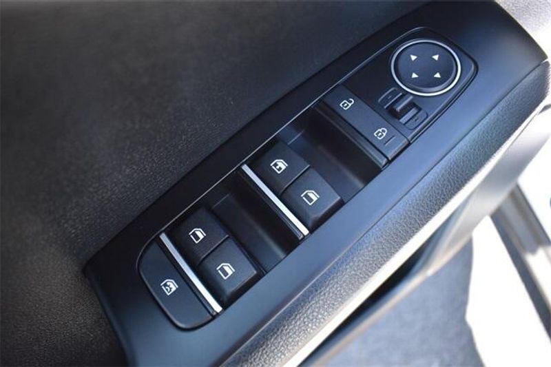 New 2025 Kia Soul LXImage 18