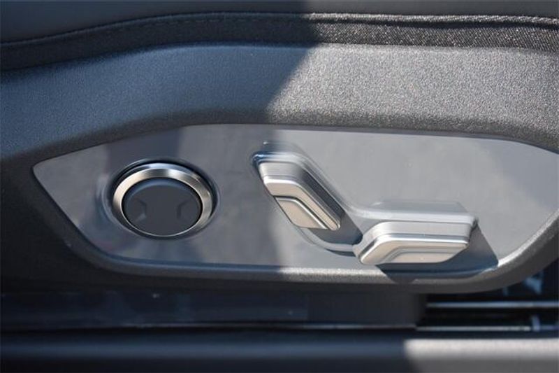 New 2026 Kia EV9 LandImage 12