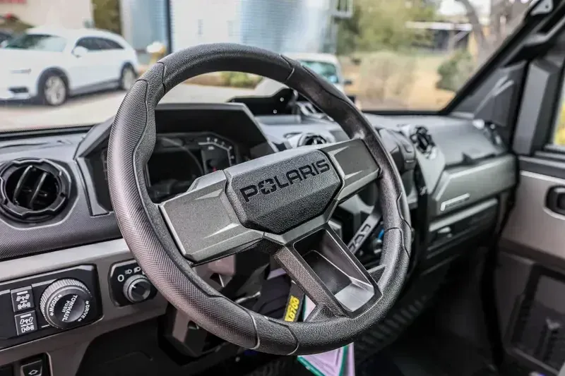 2025 Polaris RANGER CREW XD 1500 NORTHSTAR EDITION ULTIMATE GHOST WHITE METALLIC SMOKE Image 17