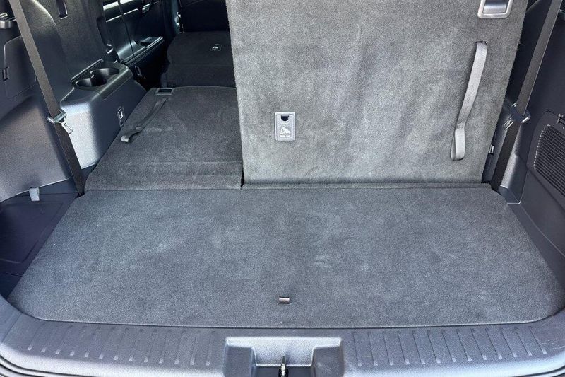 Used 2026 Toyota Highlander XLEImage 15