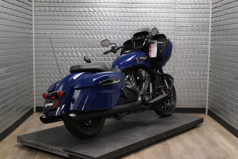 NEW 2025 INDIAN MOTORCYCLE CHALLENGER DARK HORSE Image 3