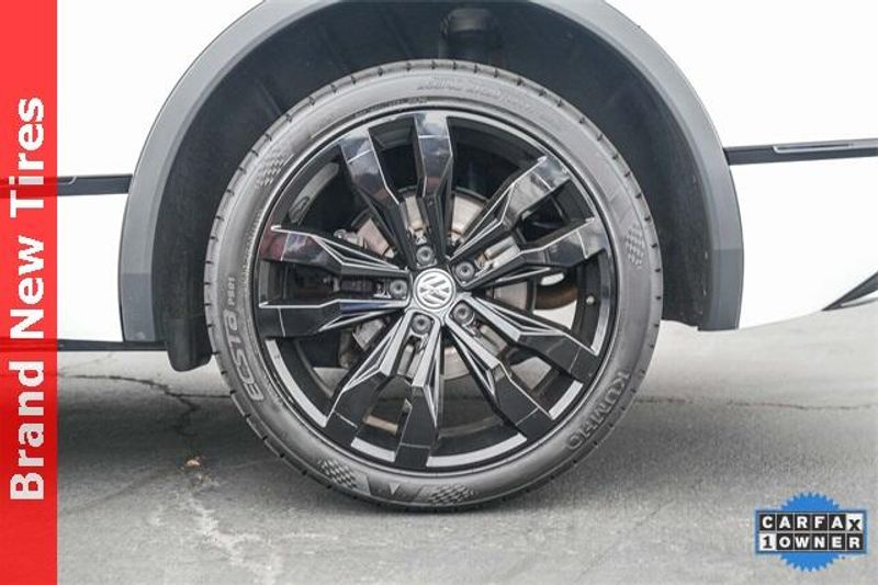 Used 2021 Volkswagen Tiguan 2.0T SE R-Line BlackImage 12