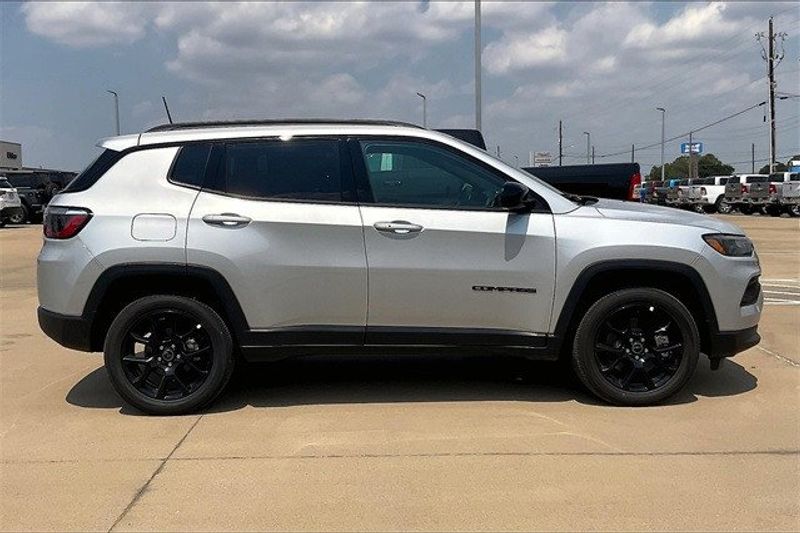 2025 Jeep Compass Latitude 4x4Image 16