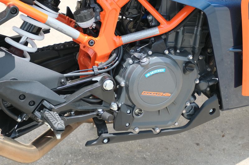 2024 KTM RC 390 BLUE Image 13