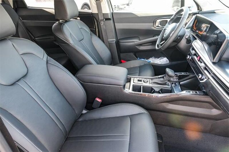 2025 Kia Sorento SImage 9