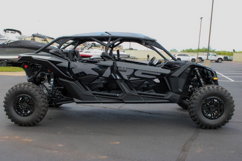 2025 Can-Am MAVERICK X3 MAX X RS TURBO RR WITH SMARTSHOX TRIPLE BLACK Image 28
