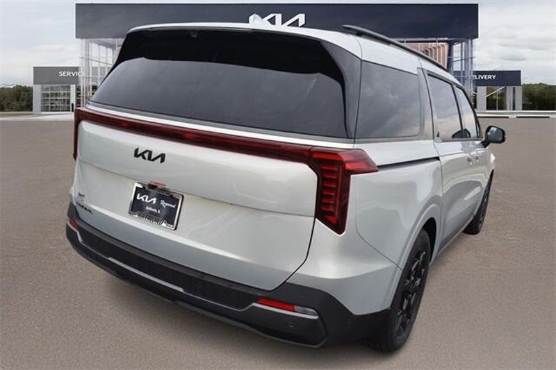 2025 Kia Carnival SX PrestigeImage 3