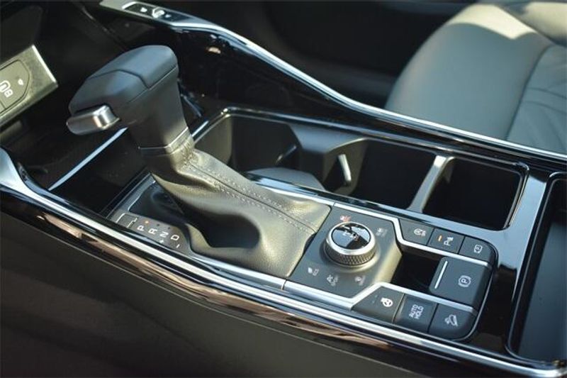 New 2025 Kia Sorento X-Line SX PrestigeImage 28