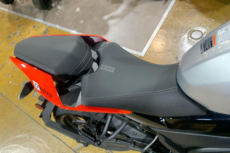 New 2025 CFMOTO 300NK Image 15