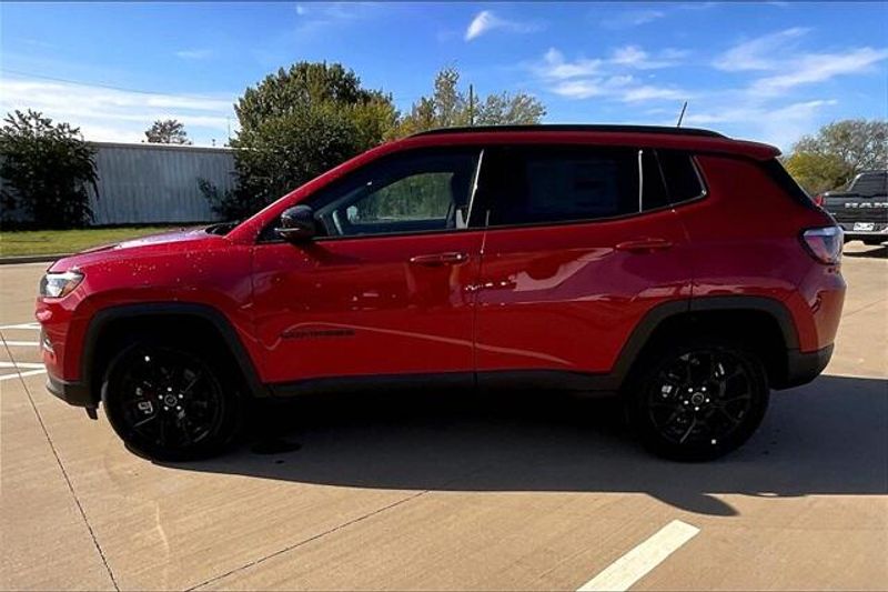 2025 Jeep Compass Latitude 4x4Image 13