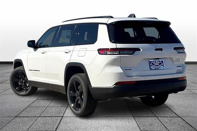 2025 Jeep Grand Cherokee L Limited 4x4Image 3