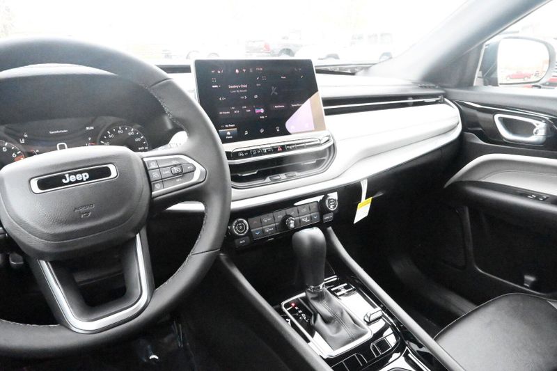 2025 Jeep Compass LimitedImage 30