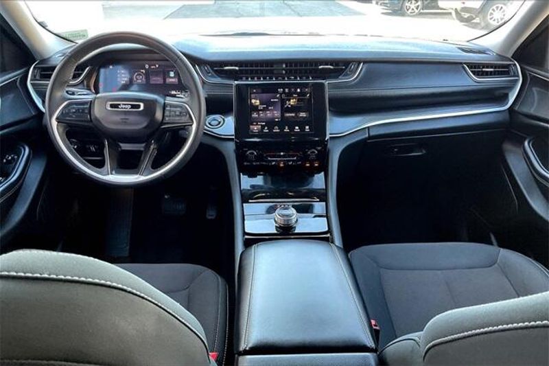 2023 Jeep Grand Cherokee LaredoImage 15