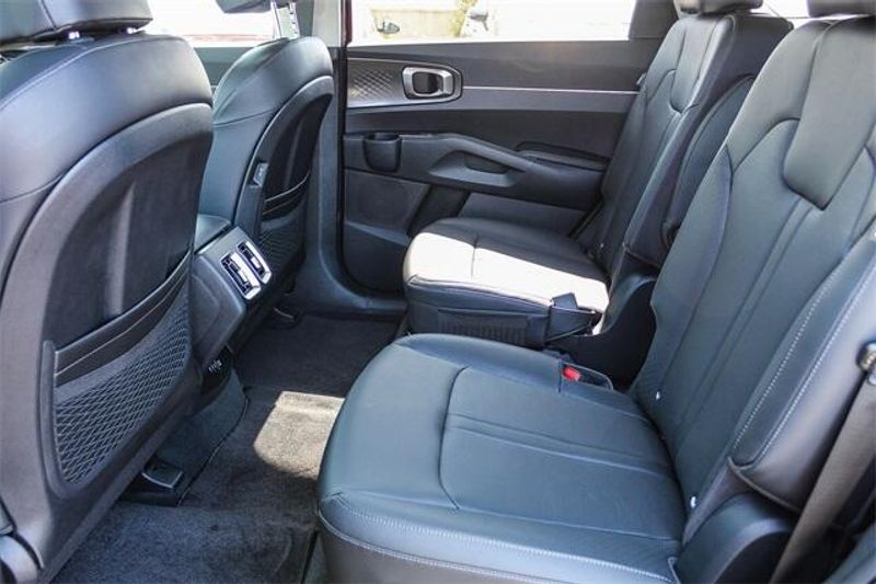 New 2025 Kia Sorento EXImage 11