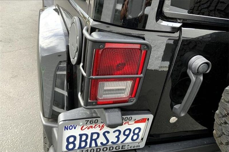Used 2017 Jeep Wrangler JK Unlimited SaharaImage 28