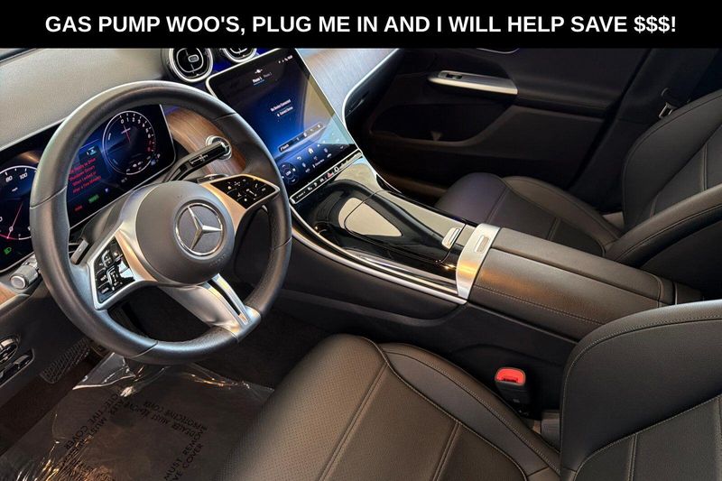 Used 2025 Mercedes-Benz GLC 350eImage 10
